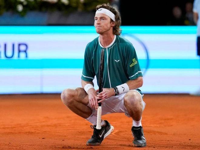 詹姆斯为例 詹姆斯为例